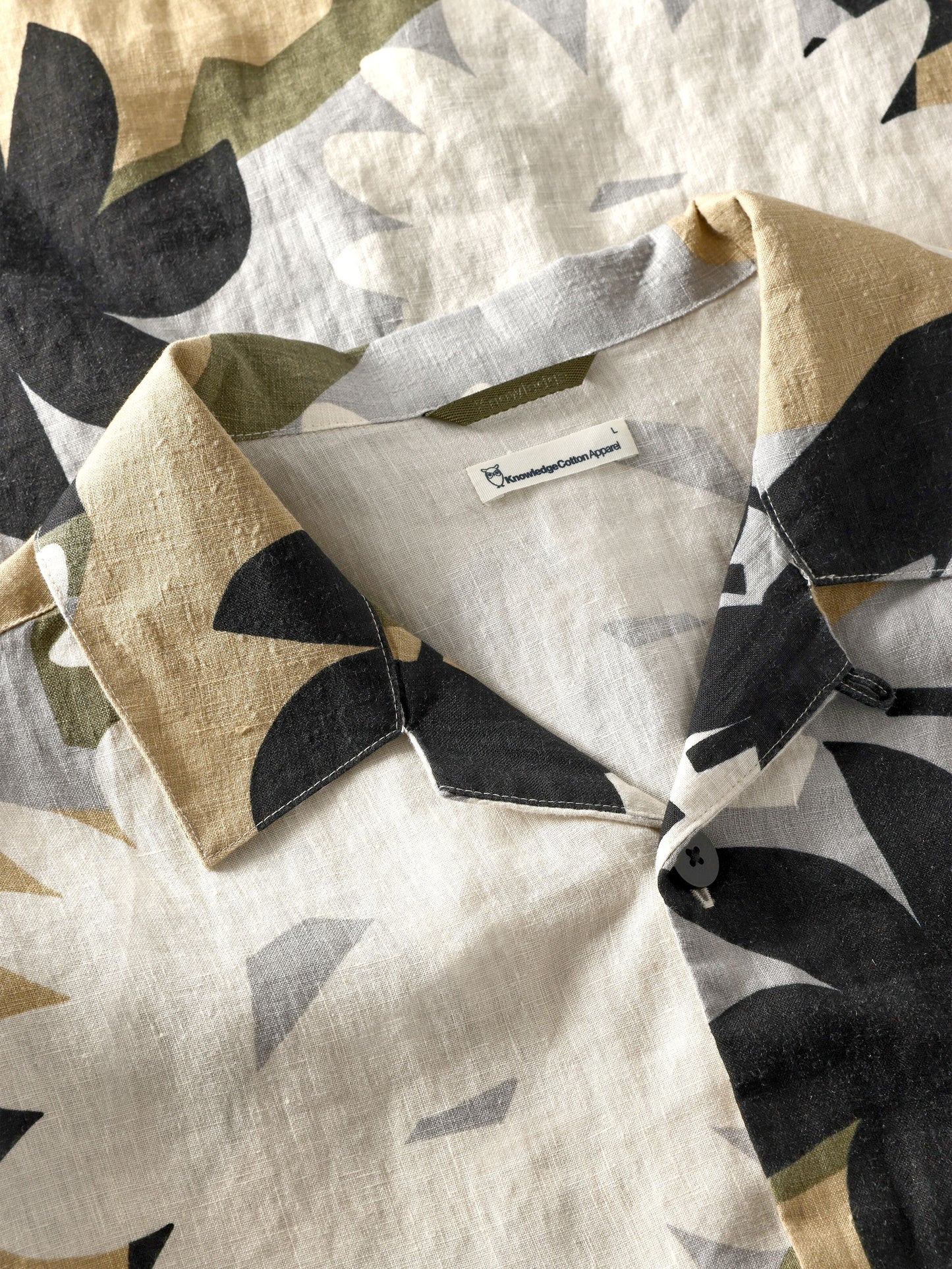 KCA - Relaxed linen print short sleeve shirt Green - WERTE FREUNDE