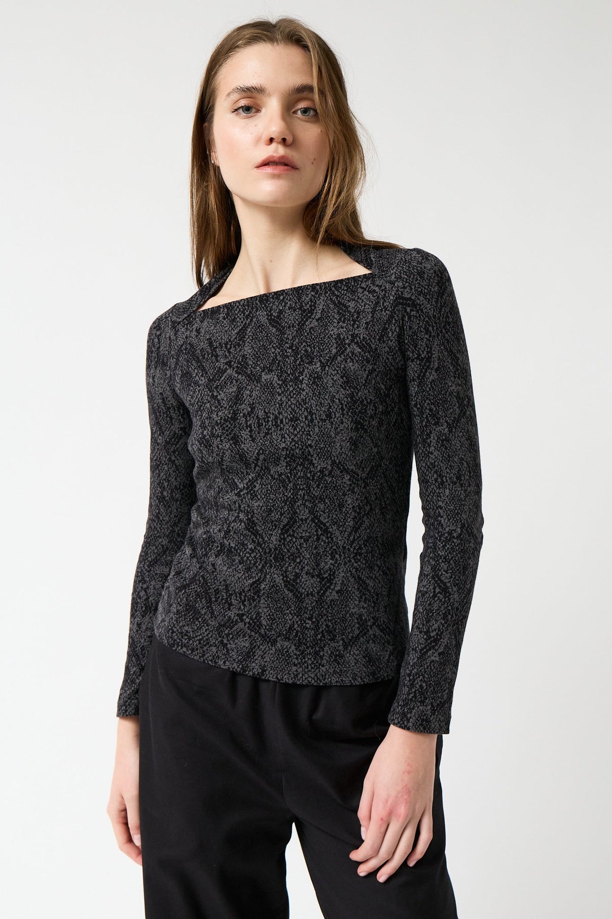 amt. - Serp Long Top Serp Print