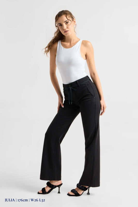 Dawn Denim - DEW Flared Soft Denim - French Pocket Stay Black