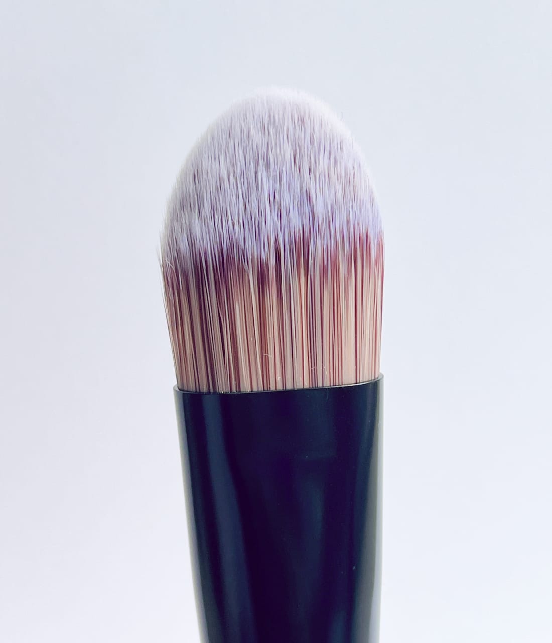 UND GRETEL - Foundation Brush 08 1Stk. - WERTE FREUNDE