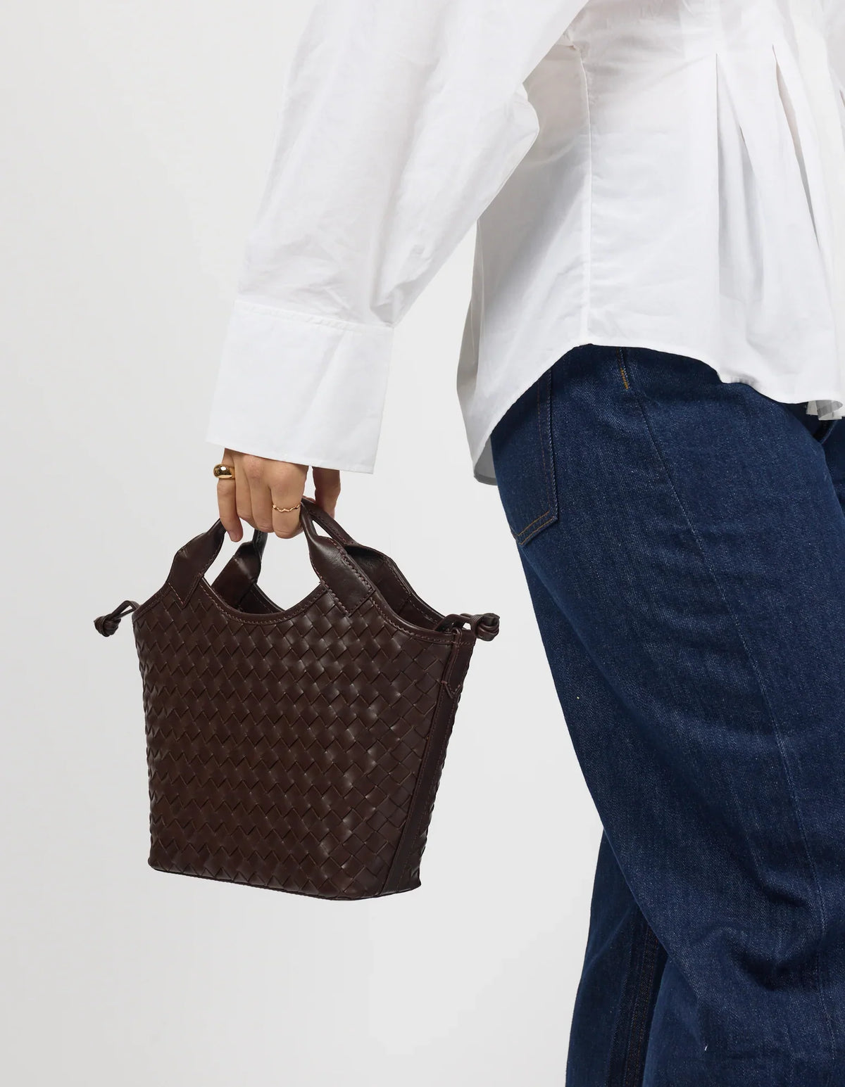 O MY BAG - Mara Midi Chocolate Woven Classic Leather - WERTE FREUNDE