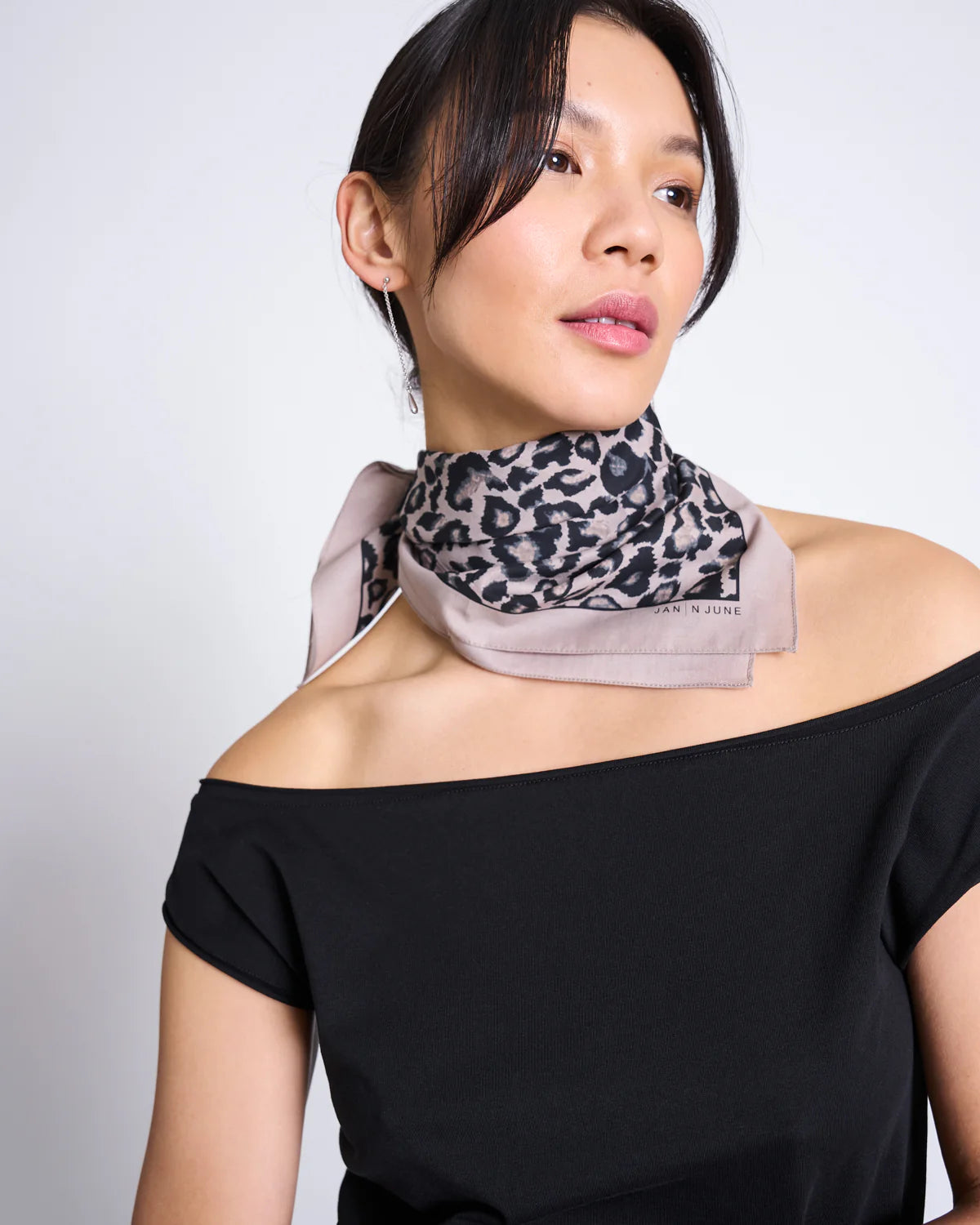 JAN N JUNE - VAD Printed Cotton Scarf leo print - WERTE FREUNDE