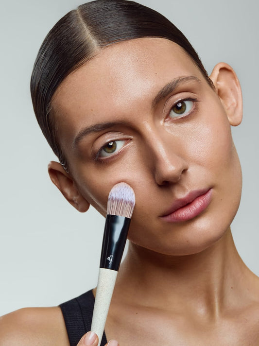 UND GRETEL - Foundation Brush 08 1Stk. - WERTE FREUNDE