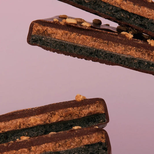 Cosmic Dealer - Nut Butter Chocolate Double layer Peanut Butter & Black Sesame 20g - WERTE FREUNDE