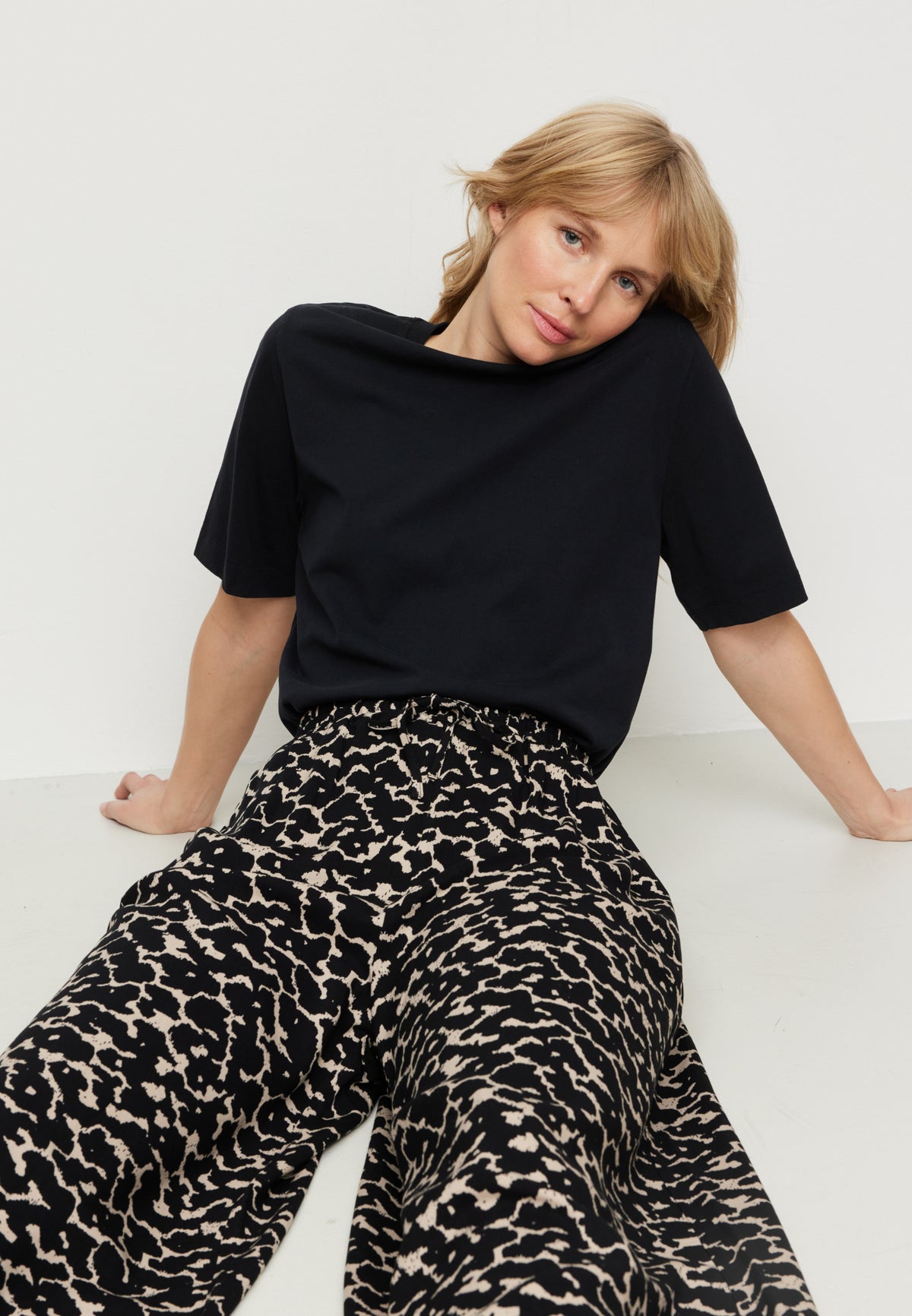 recolution - SEQUOIA CLOUDS Pants black