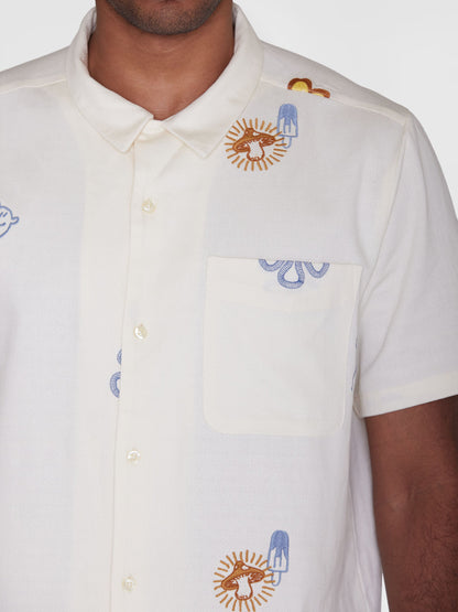 KCA - Box fit short sleeve shirt with embroidery Egret