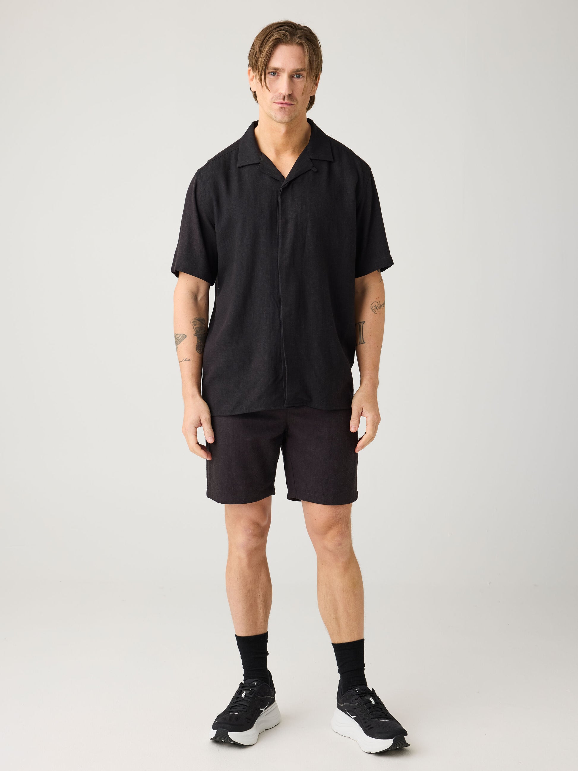 KCA - Relaxed Linen-mix short sleeve shirt Black Jet - WERTE FREUNDE