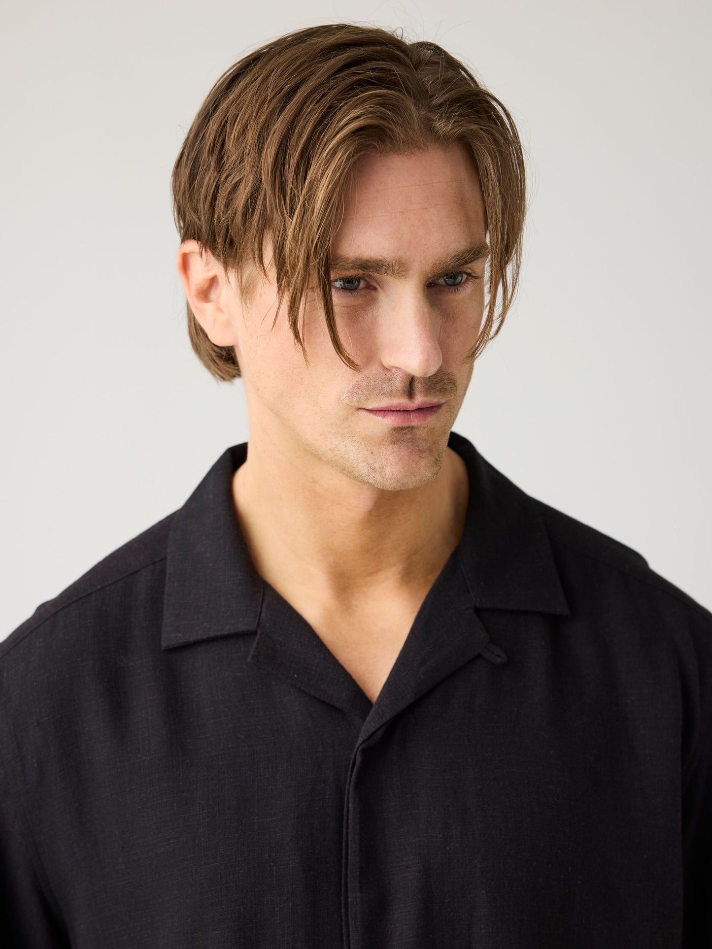 KCA - Relaxed Linen-mix short sleeve shirt Black Jet - WERTE FREUNDE
