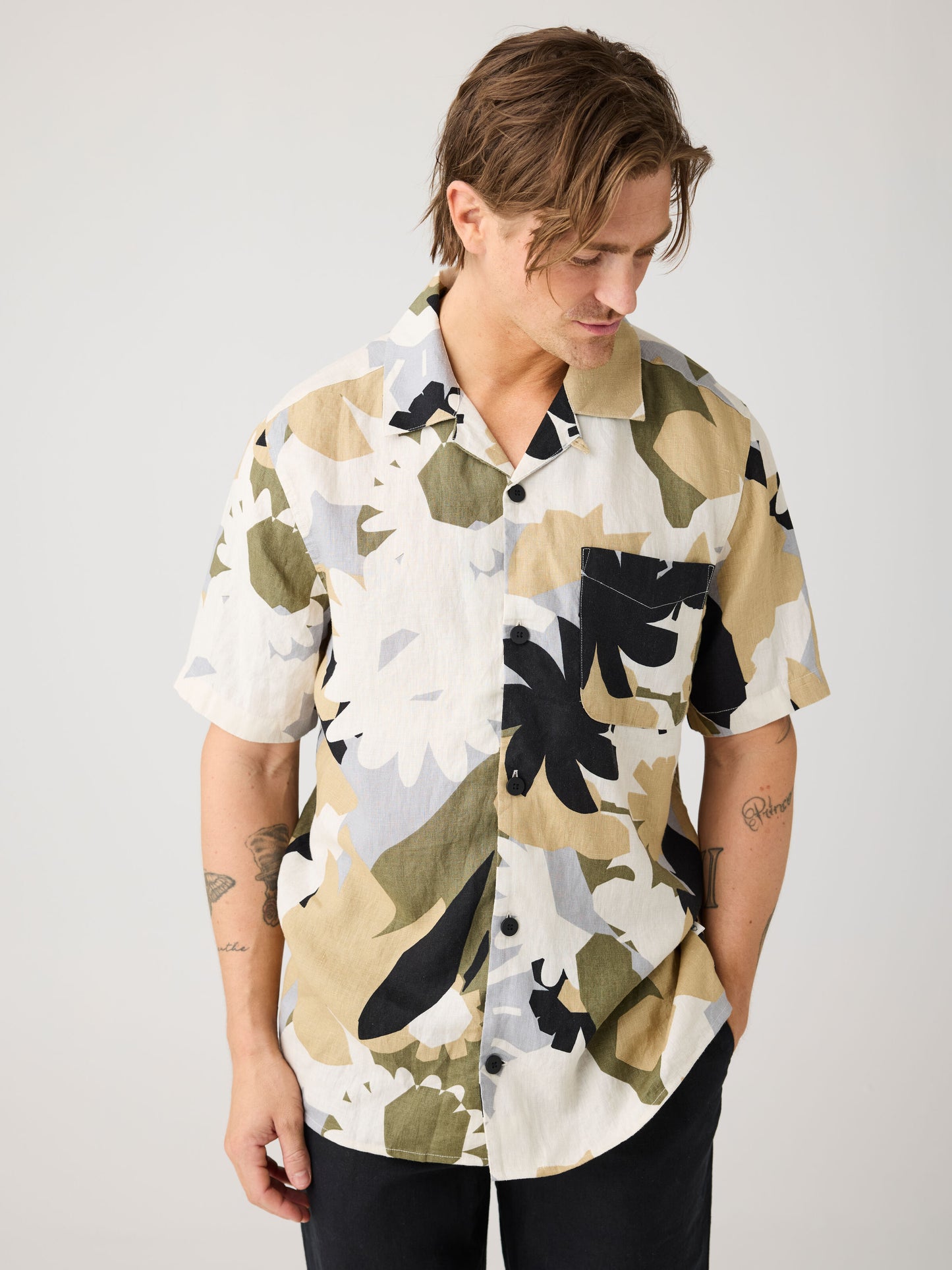KCA - Relaxed linen print short sleeve shirt Green - WERTE FREUNDE