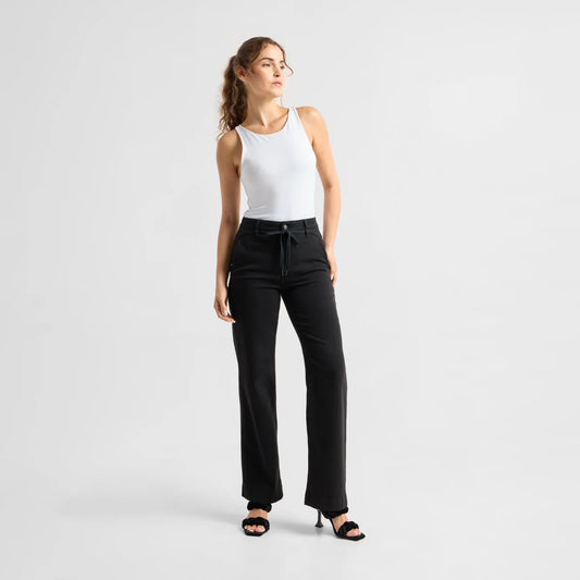 Dawn Denim - DEW Flared Soft Denim - French Pocket Stay Black