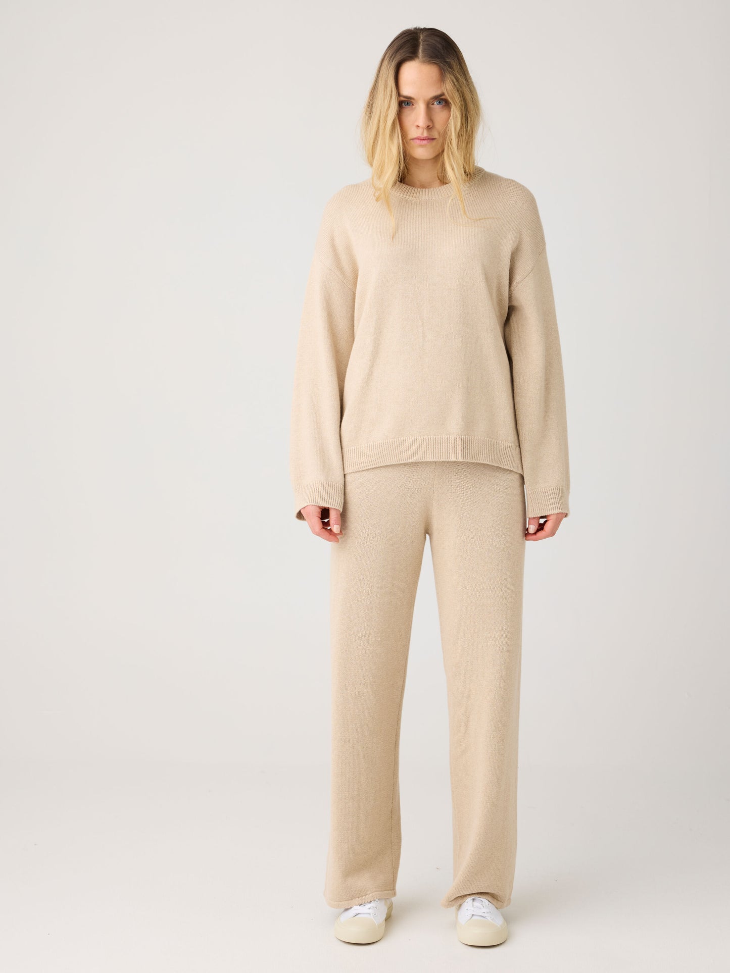 KCA - Cashmere crew neck sweater Light feather gray - WERTE FREUNDE