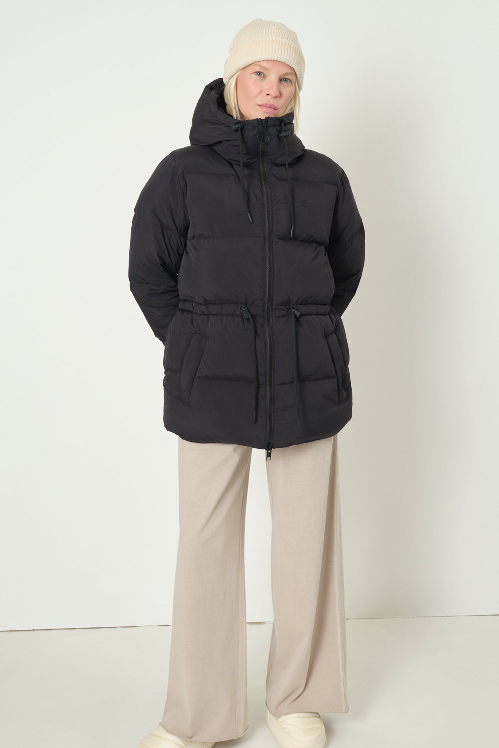 embassy - VERVIER PUFFER JACKET BLACK