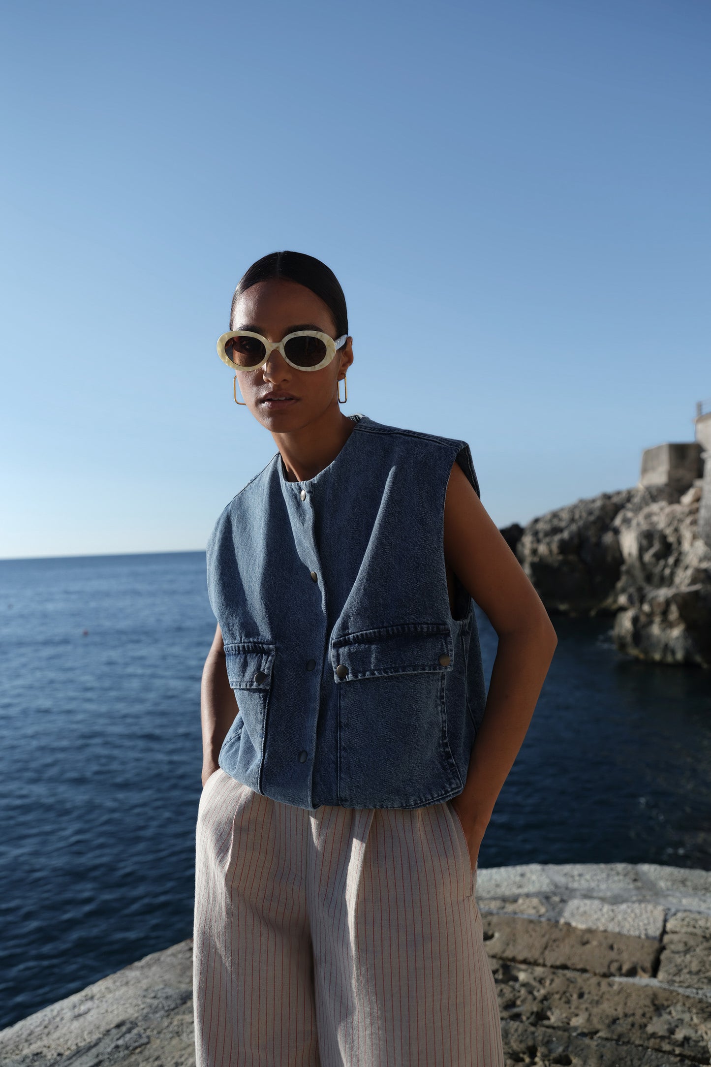 by-bar - Maggie denim sleeveless jacket mid denim - WERTE FREUNDE