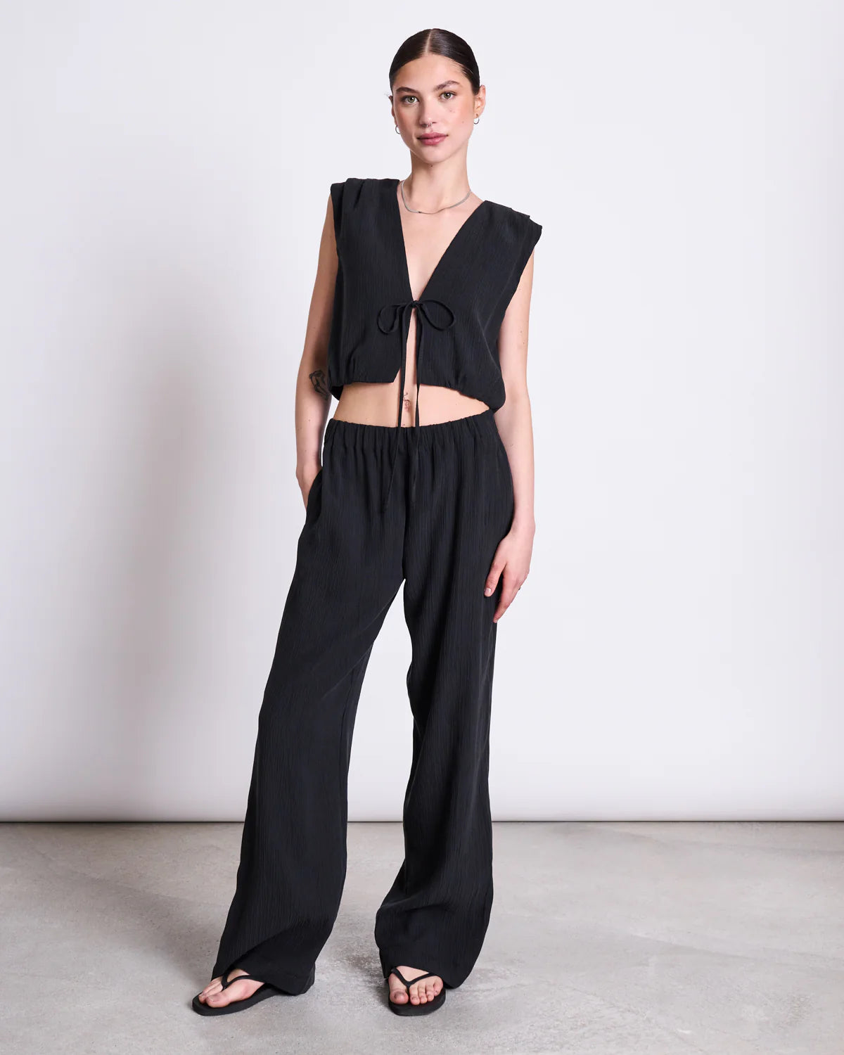 JAN N JUNE - STROGET Crinkle Tie Top black - WERTE FREUNDE