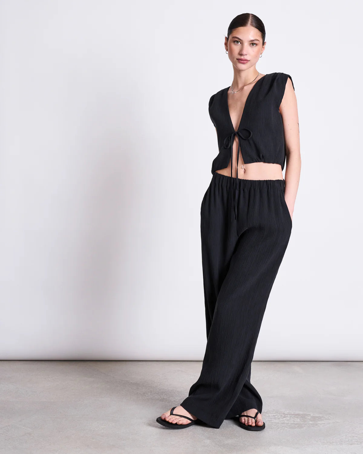 JAN N JUNE - STROGET Crinkle Tie Top black - WERTE FREUNDE