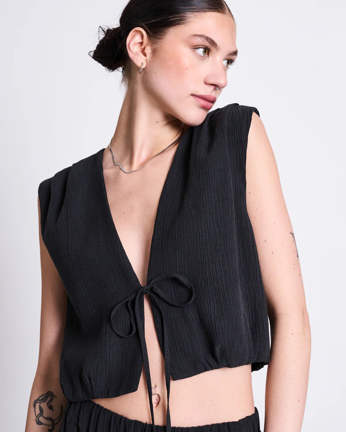 JAN N JUNE - STROGET Crinkle Tie Top black - WERTE FREUNDE