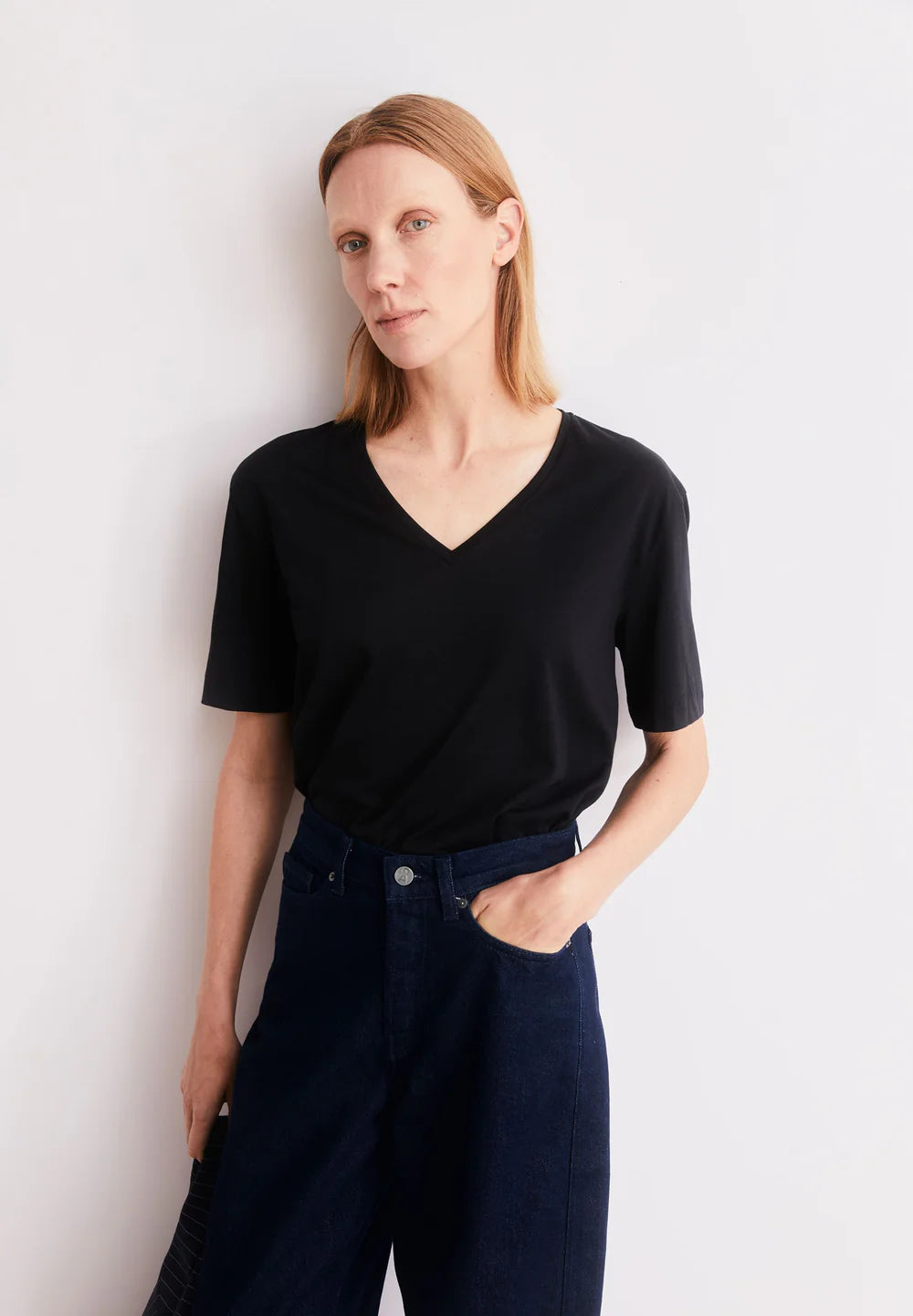 Armedangels - V-NECK T-SHIRT black - WERTE FREUNDE