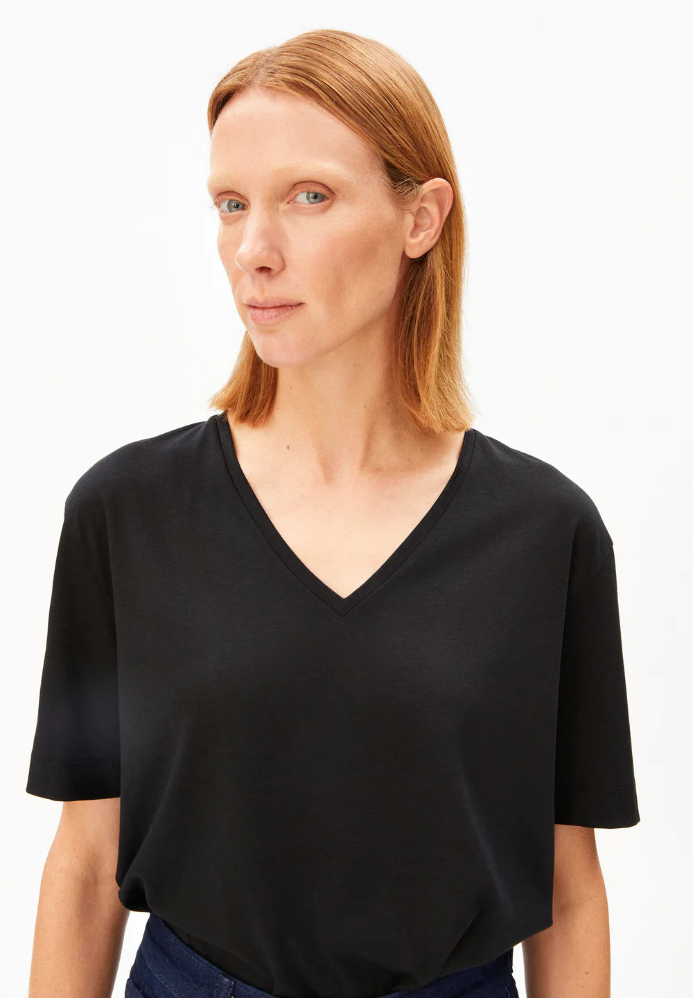 Armedangels - V-NECK T-SHIRT black - WERTE FREUNDE
