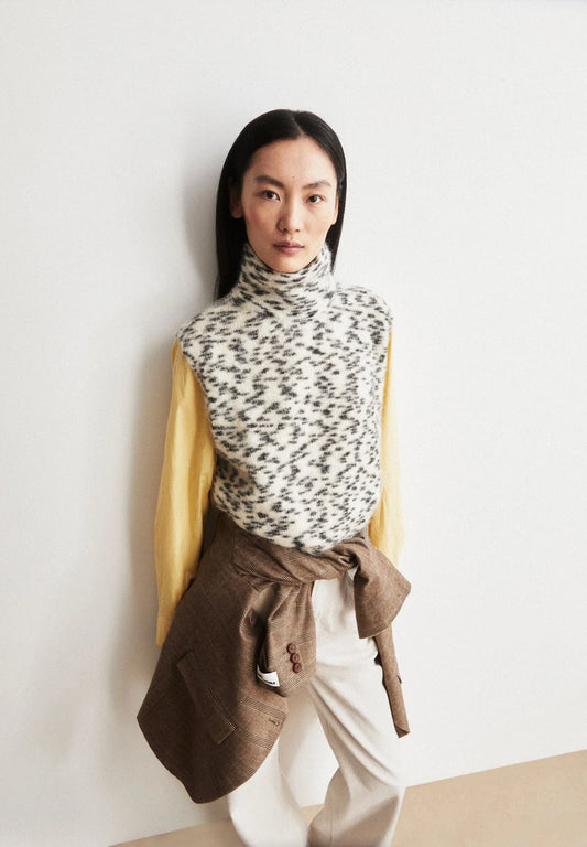 Armedangels - MOHAIR BLEND DOTS KNIT VEST oatmilk-black