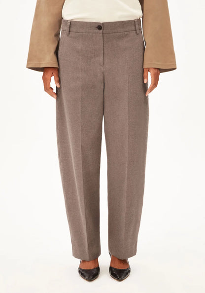 Armedangels - HERRINGBONE BARREL LEG PANT Hose Stoffhose claystone-soft nougat