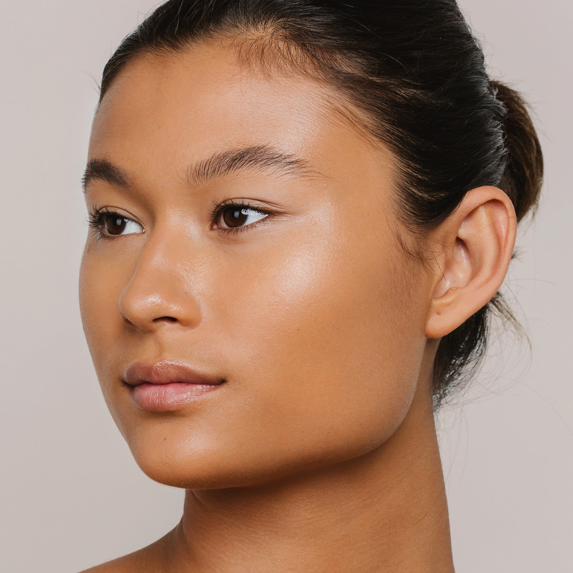 MADARA - SKIN EQUAL FOUNDATION, 30ml - WERTE FREUNDE