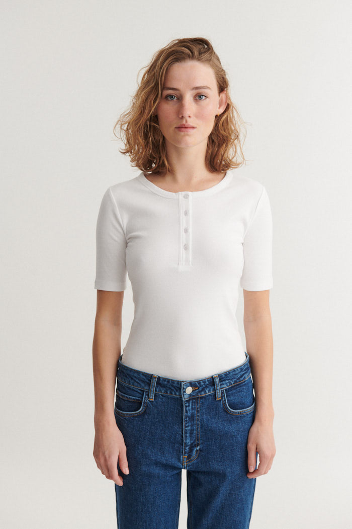 Basic Apparel - Ludmilla SS Granddad T-Shirt Bright White - WERTE FREUNDE