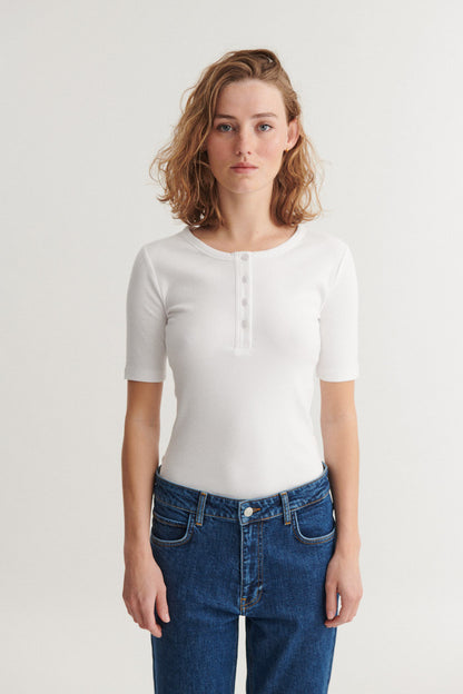 Basic Apparel - Ludmilla SS Granddad T-Shirt Bright White - WERTE FREUNDE