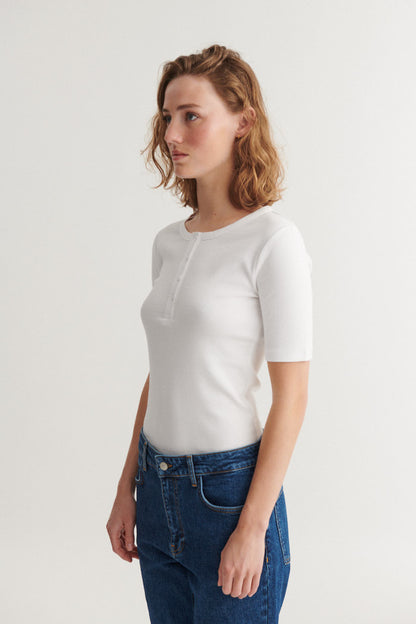Basic Apparel - Ludmilla SS Granddad T-Shirt Bright White - WERTE FREUNDE