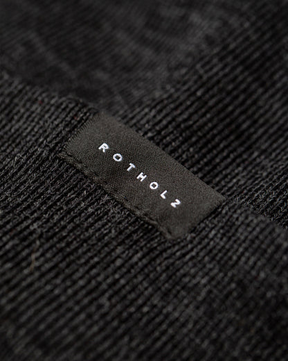 ROTHOLZ - Cropped Ribbed Beanie Merino Wool Warm Anthracite - WERTE FREUNDE