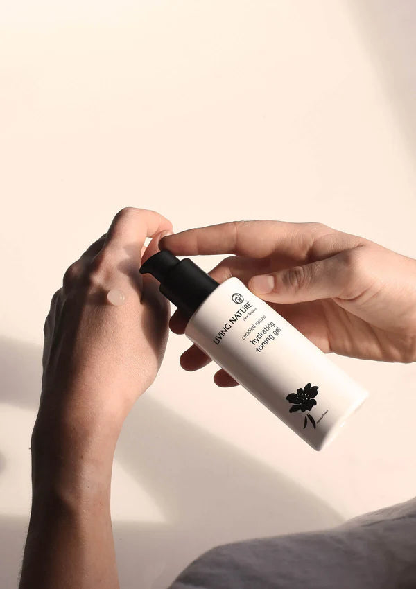 Living Nature - HYDRATING TONING GEL 120ml - WERTE FREUNDE