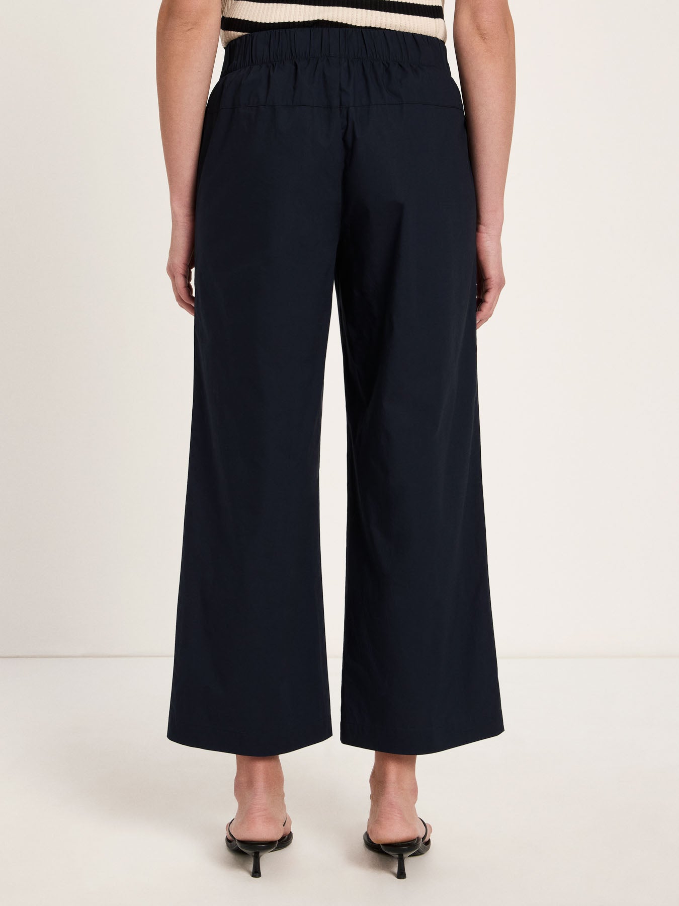 LANIUS - Verkürzte Hose onyx - WERTE FREUNDE