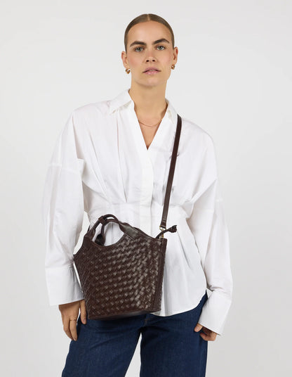 O MY BAG - Mara Midi Chocolate Woven Classic Leather - WERTE FREUNDE