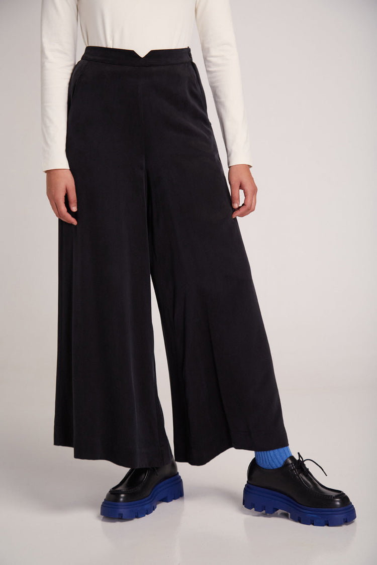 Suite 13 - VENT PANTS BLACK