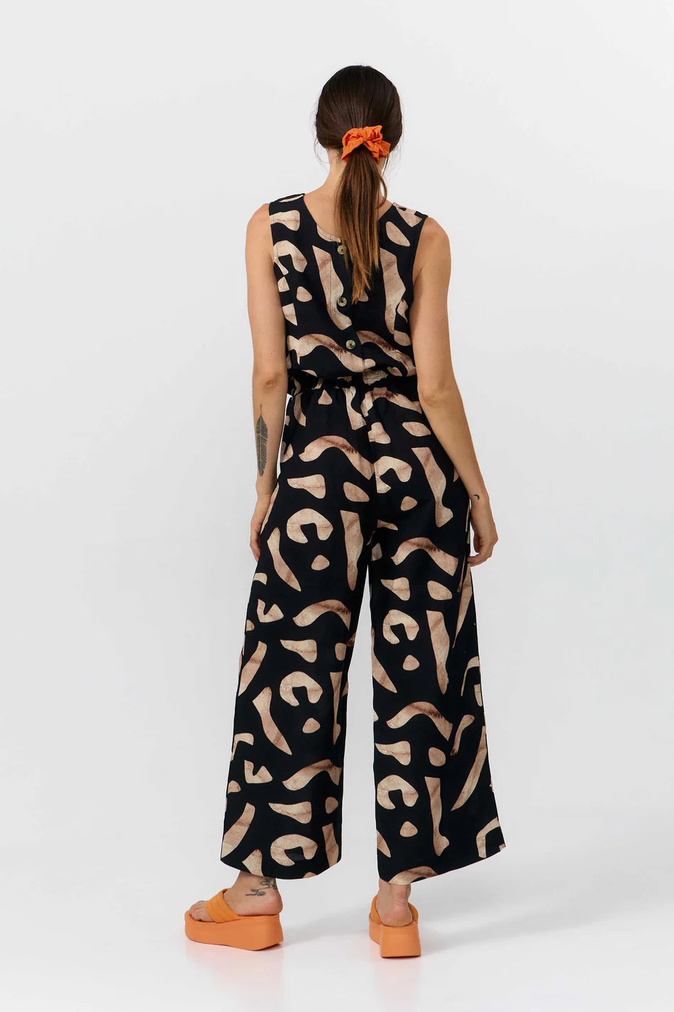 Suite 13 - HATTA PANTS PRINT STONES BLACK - WERTE FREUNDE