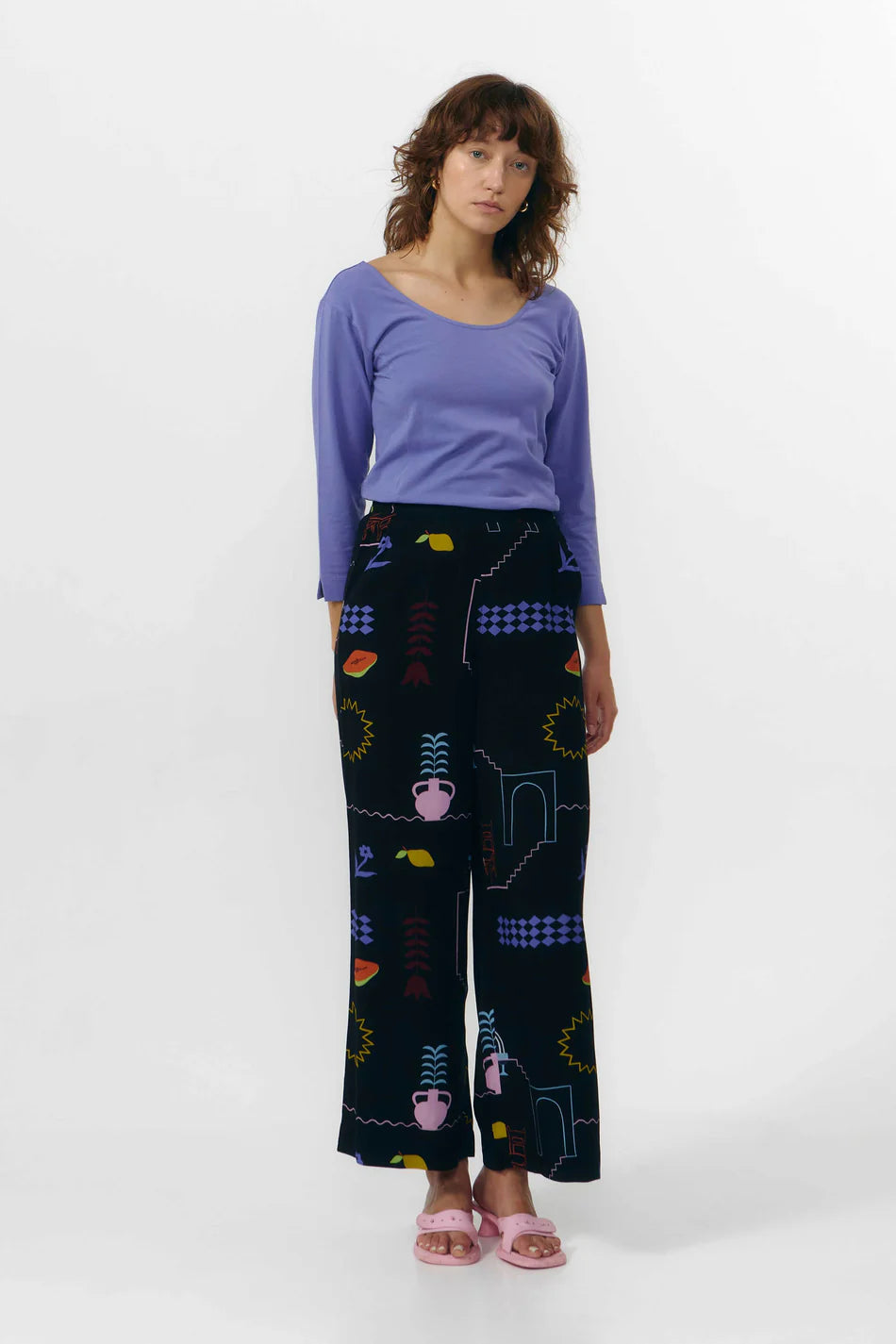 Suite 13 - HATTA PANTS PRINT HOLIDAY BLACK - WERTE FREUNDE