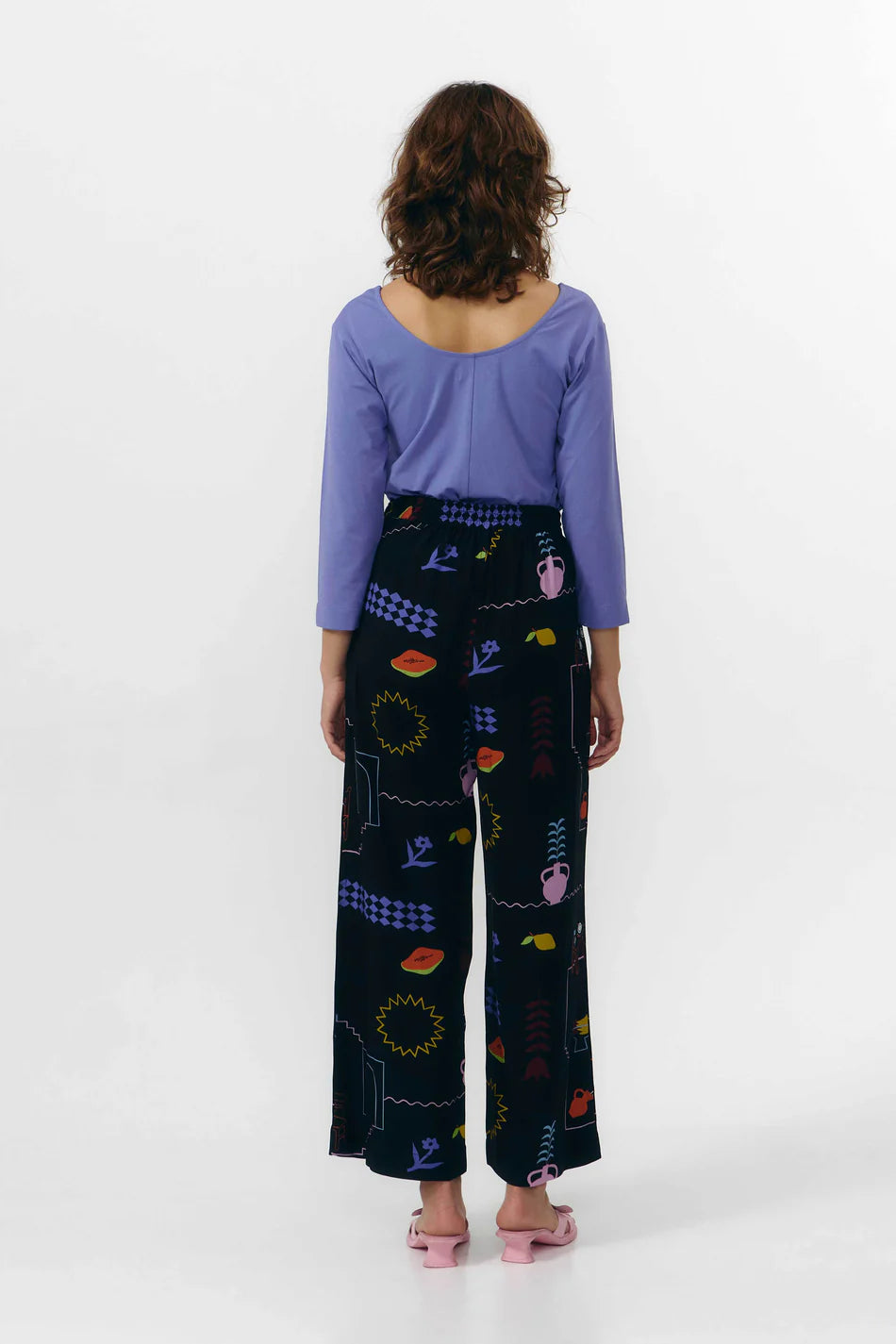 Suite 13 - HATTA PANTS PRINT HOLIDAY BLACK - WERTE FREUNDE