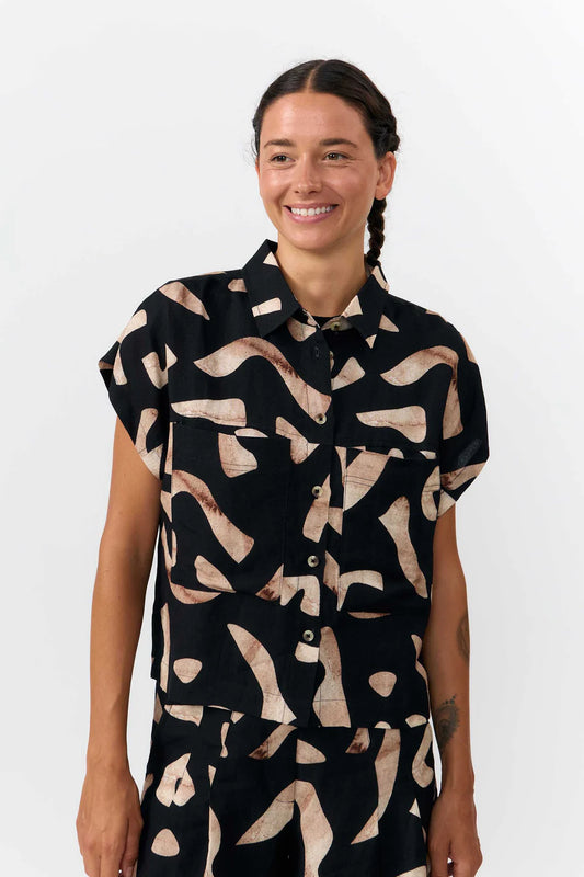 Suite 13 - AMUR SHIRT PRINT STONES BLACK - WERTE FREUNDE