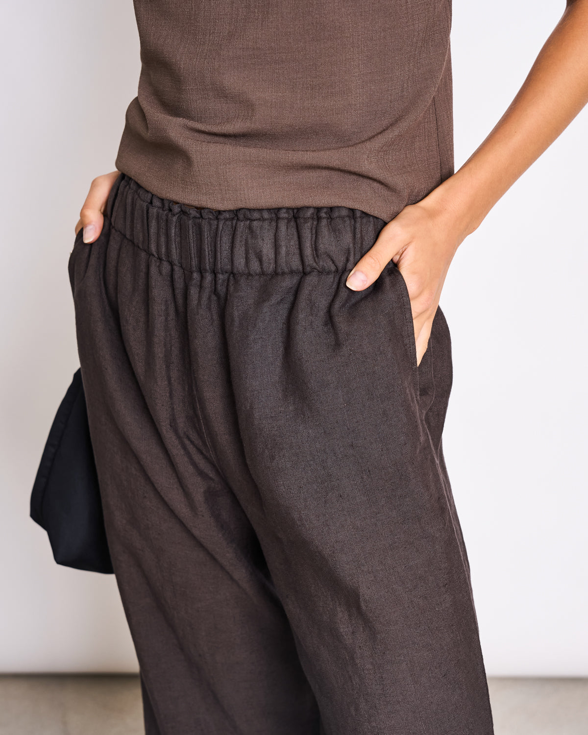 JAN N JUNE - BEVEREN Linen Pants mud - WERTE FREUNDE