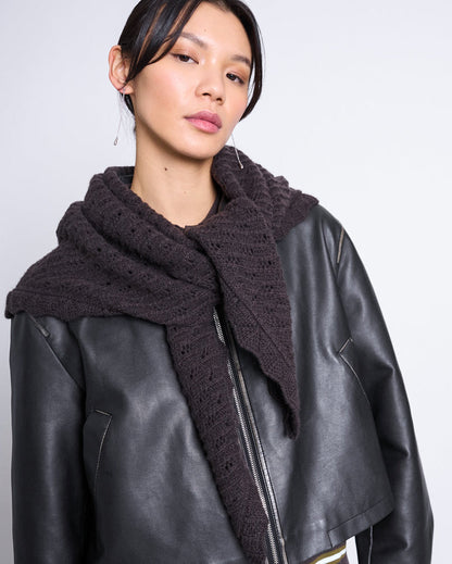 JAN N JUNE - ELVA LAMBSWOOL TRIANGLE SCARF zartbitter