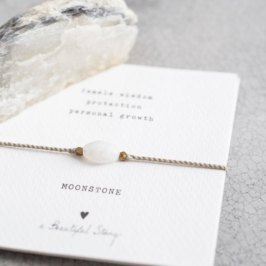 a beautiful story - Gemstone Card Moonstone goldfarben Armband - WERTE FREUNDE