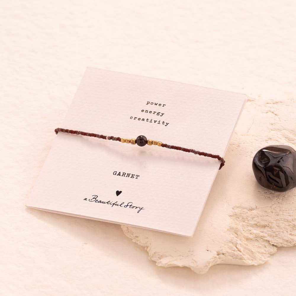 a beautiful story - Iris Card Garnet Bracelet goldfarbig - WERTE FREUNDE