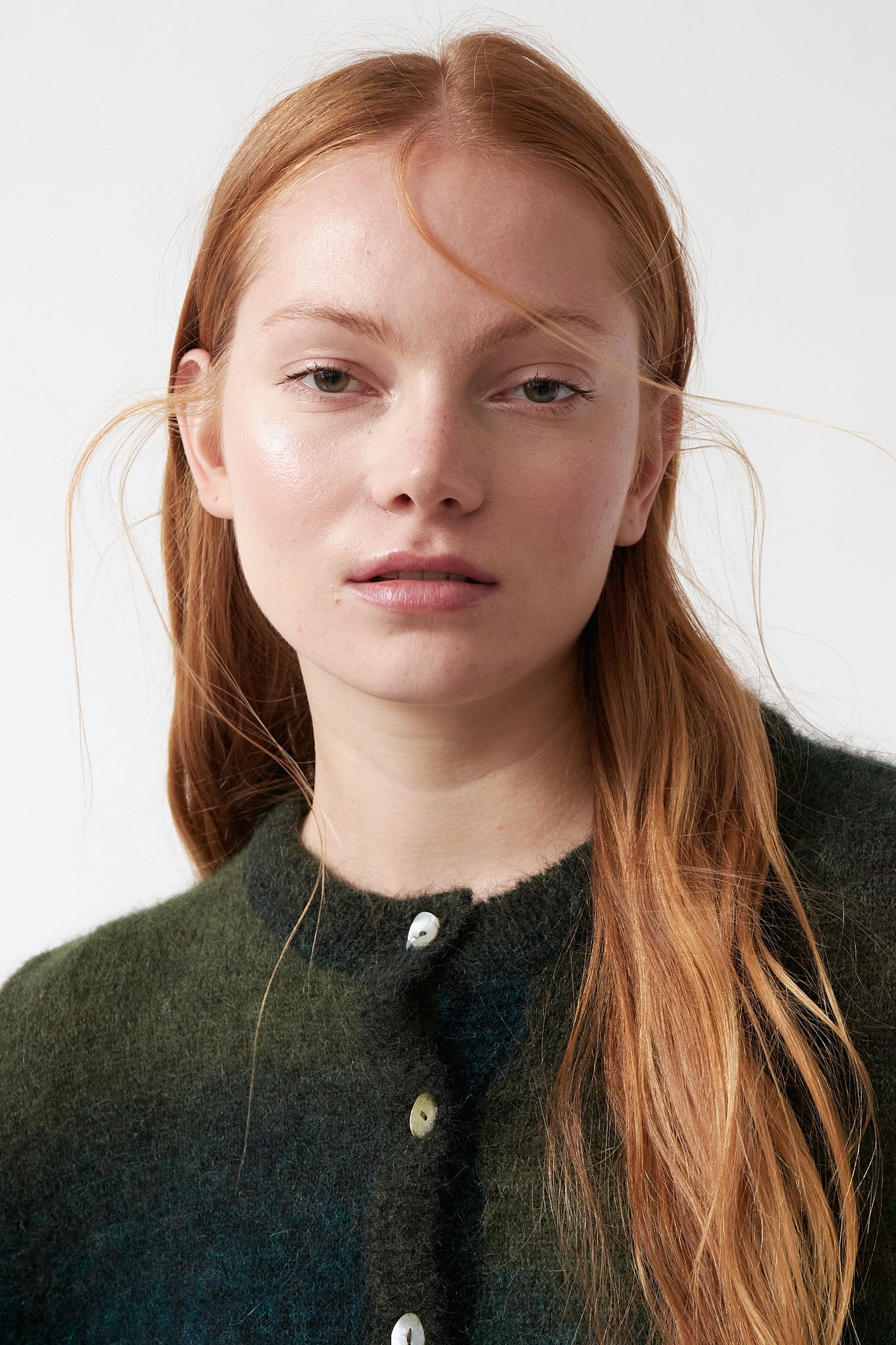 amt. - Jade Cardigan Green Gradient - WERTE FREUNDE