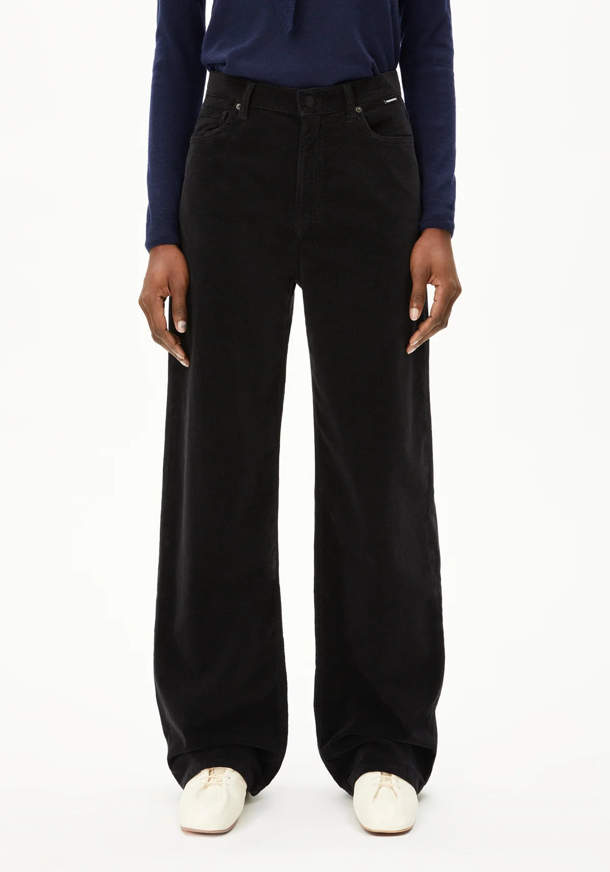 Armedangels - ENIJAA VELVET Hose Stoffhose black - WERTE FREUNDE