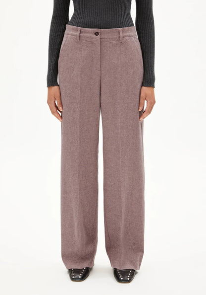 Armedangels - LEANDRAA HANDAAS Hose Stoffhose pure-dark cranberry - WERTE FREUNDE