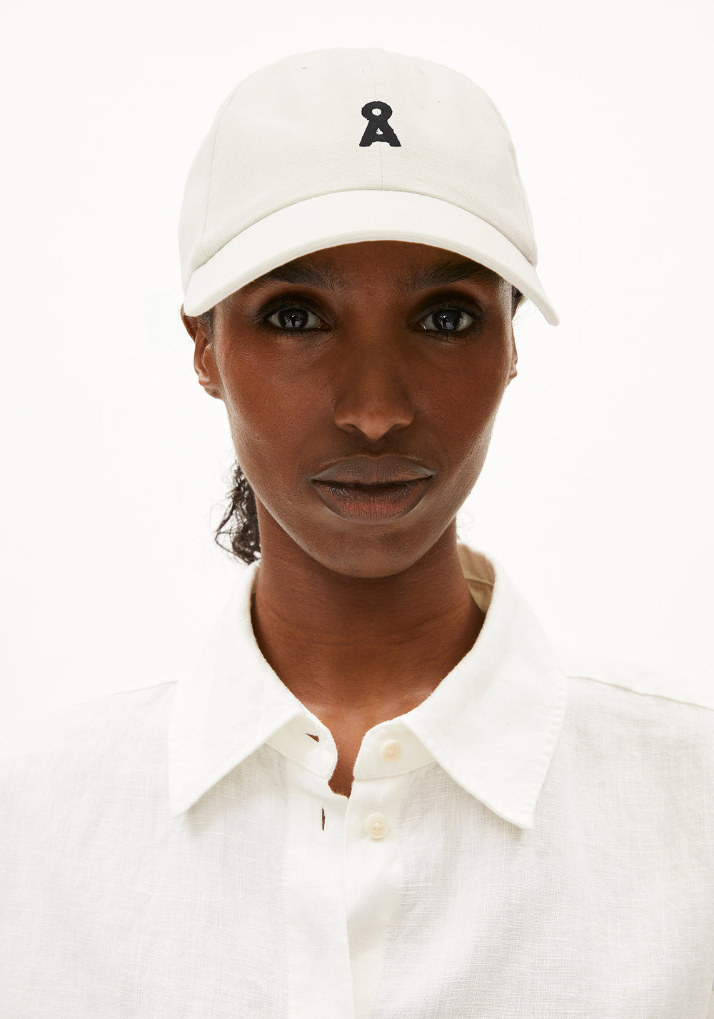 Armedangels - YENAAS BOLD Accessoires Caps oatmilk-black - WERTE FREUNDE