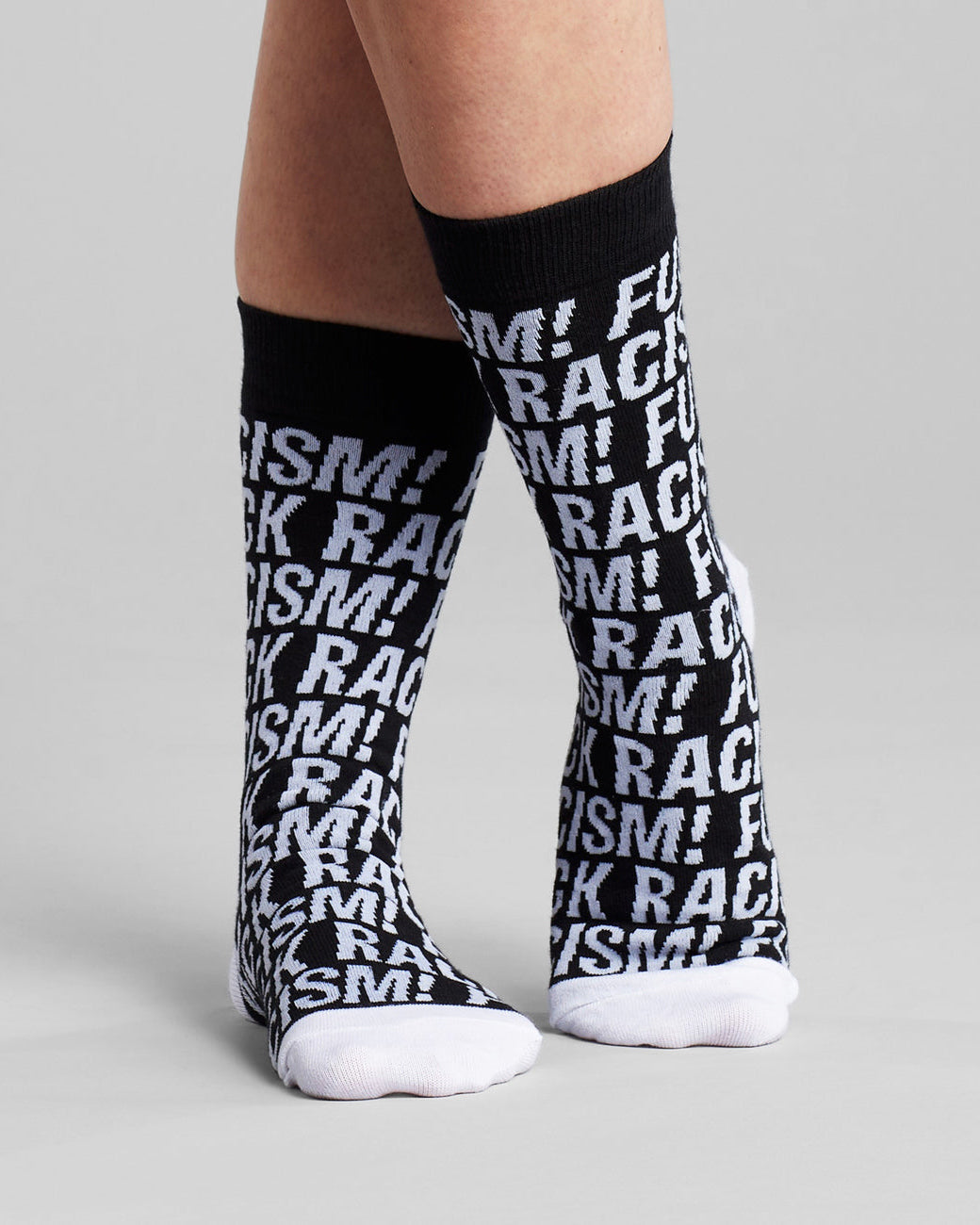 DEDICATED - Socks Sigtuna Fuck Racism Pattern Black - WERTE FREUNDE