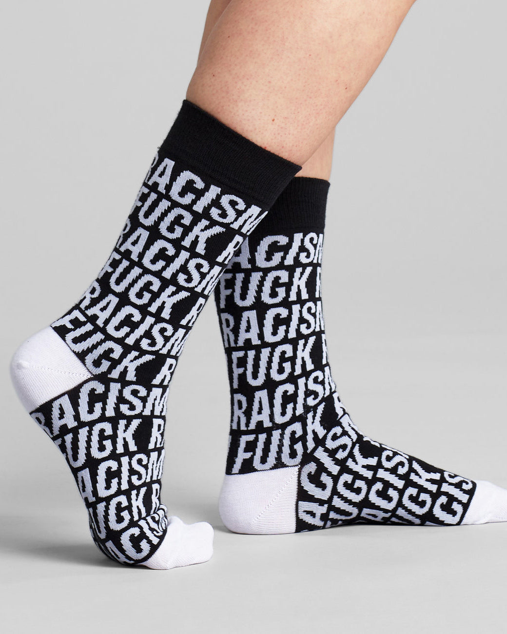 DEDICATED - Socks Sigtuna Fuck Racism Pattern Black - WERTE FREUNDE