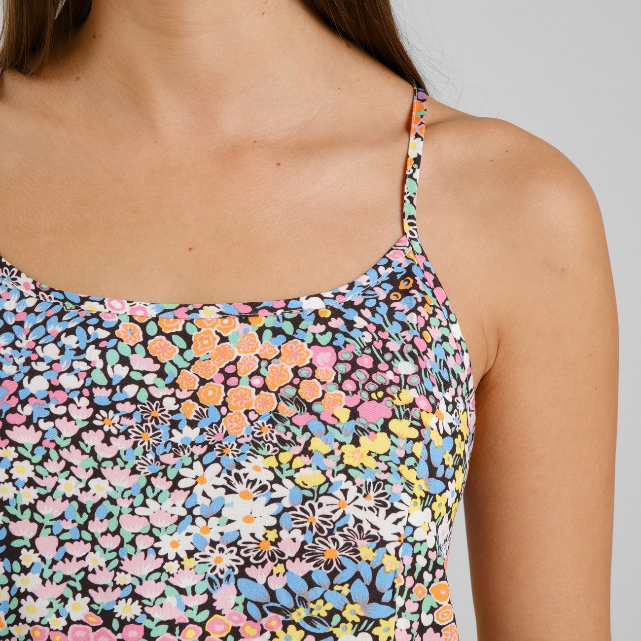 DEDICATED - Strap Top Hoby Meadow Flowers Multi Color - WERTE FREUNDE