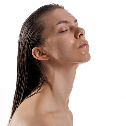 UOGA UOGA - Flow - Gel Cleanser with Quince Extract and Hyaluronic Acid 100 ml - WERTE FREUNDE