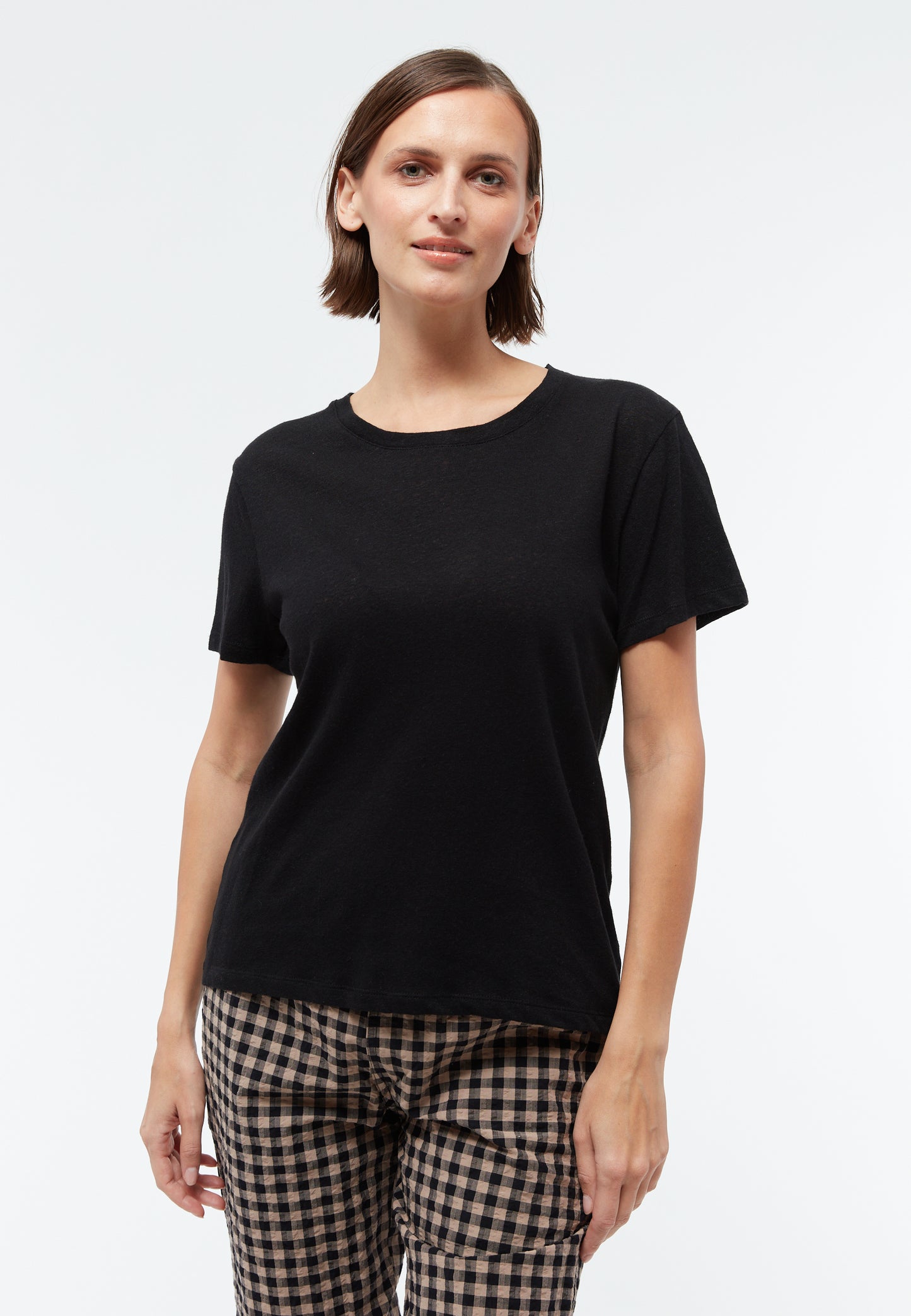 GIVN - Julia T-Shirt Black (Linen) - WERTE FREUNDE